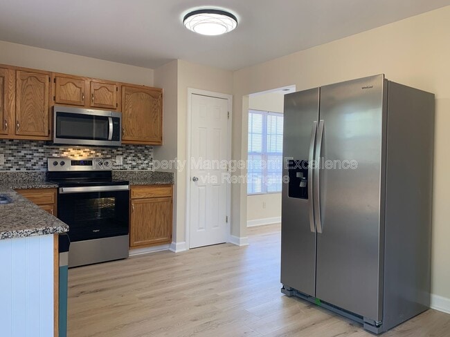 Building Photo - 5611 Sojourn Dr