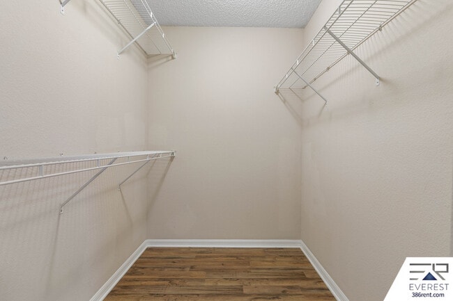 Building Photo - 59 Riverina Dr