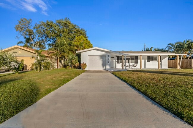 Building Photo - 353 Shirley Ave