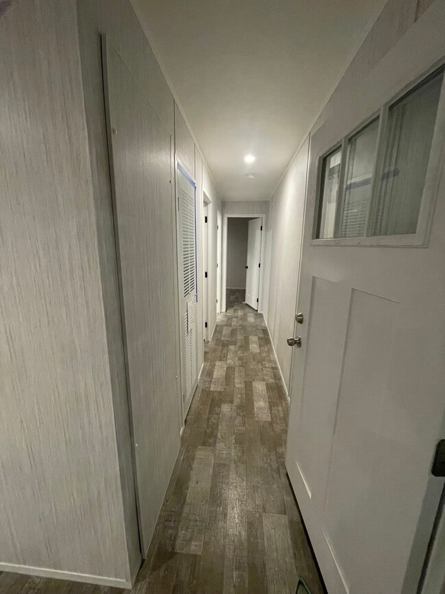 Building Photo - 786 NY-221