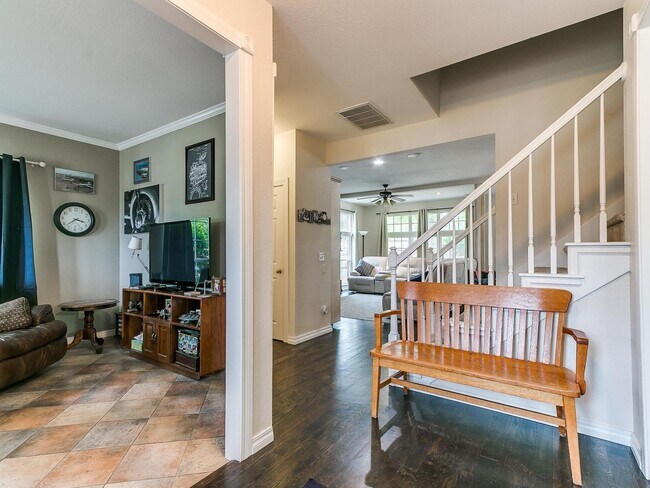 Building Photo - This stunning 4-bedroom, 3.5-bathroom home...