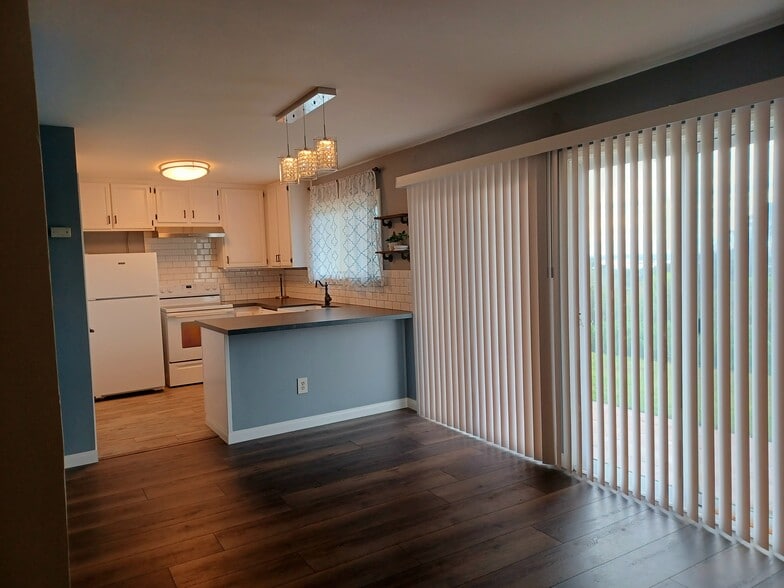 Building Photo - 3664 Clairemont Dr