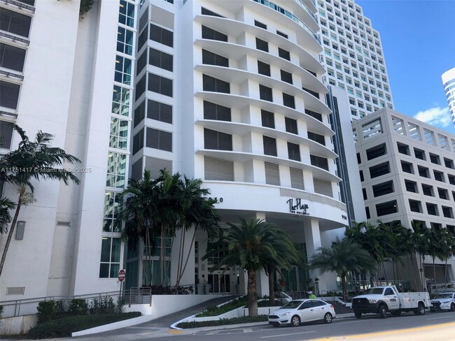 Primary Photo - 950 Brickell Bay Dr