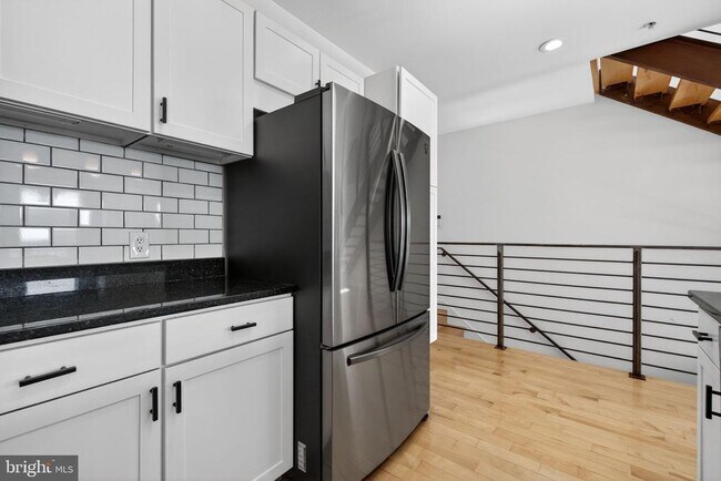 Building Photo - 1328 Maryland Ave NE