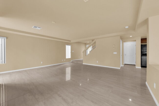 Building Photo - Beautiful 3 Bedroom Home!