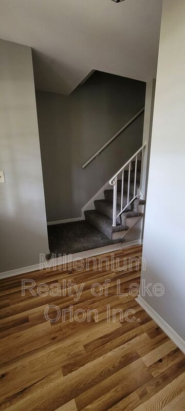 Building Photo - 29359 Hemlock Dr