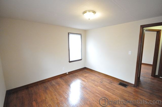Building Photo - 1157 King Ave