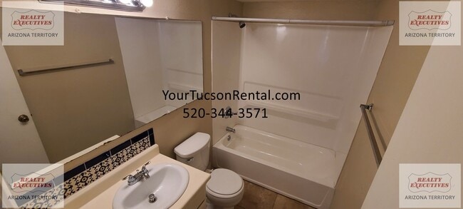 Building Photo - 1st Ave & Limberlost Dr - 2 Beds/ 1.5 Bath...