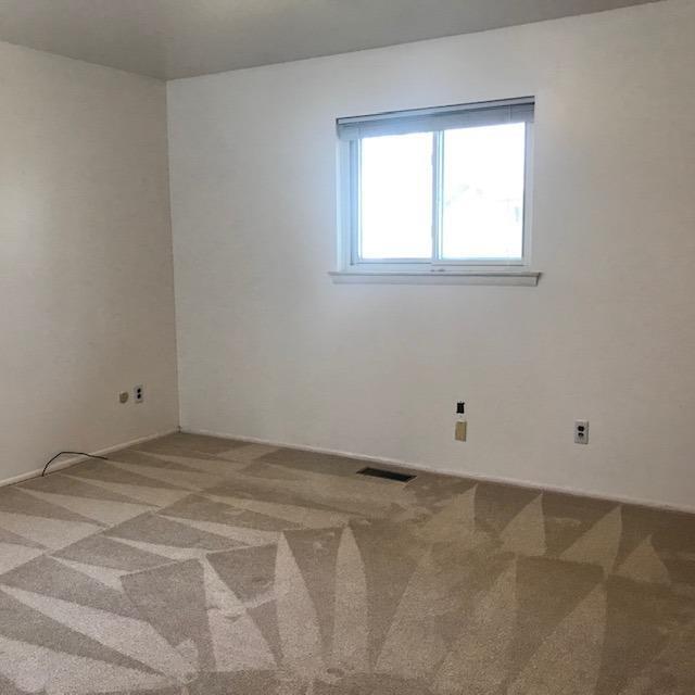 Building Photo - 2865 Burlington St