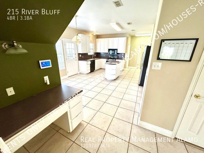 Building Photo - AVAILABLE NOW! 2-Story 4 Bedroom / 3.5 Bat...