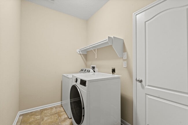 Building Photo - 15803 Copper Springs Ln