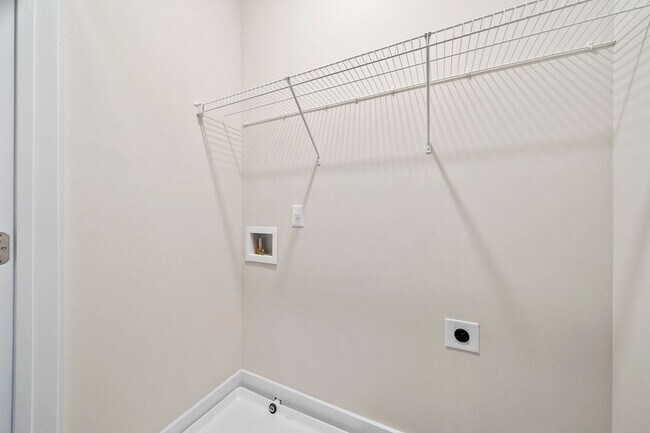 Building Photo - 3761 Oxford Cir