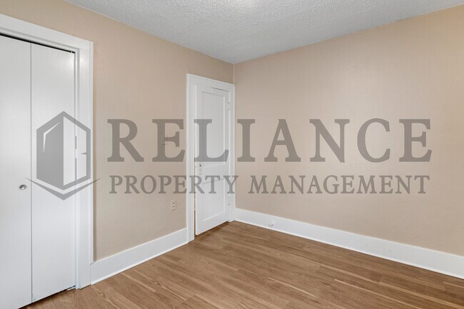 Building Photo - 222 S Edwards Ave