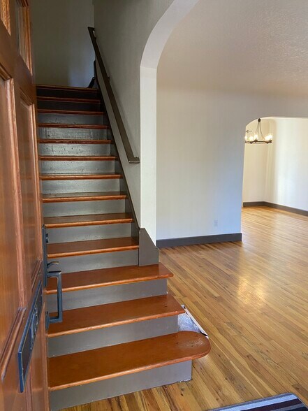 Building Photo - 1403 NW 23rd Ave