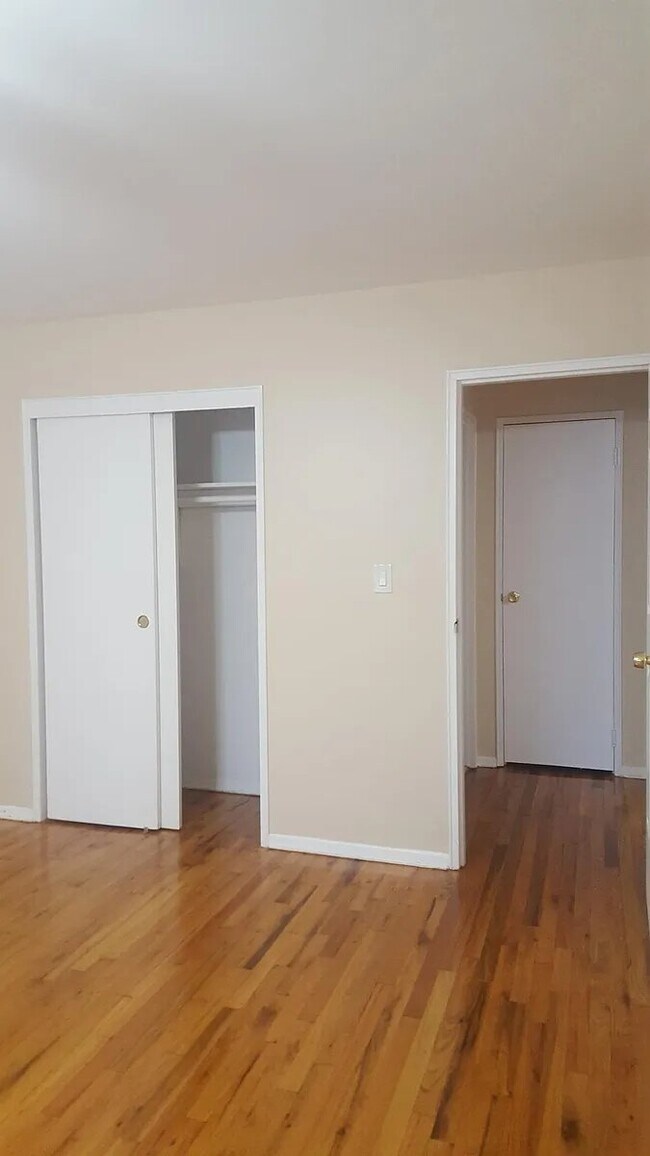 Building Photo - 38 Woodedge Ave