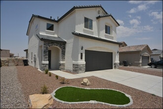 Building Photo - 945 Penrith St