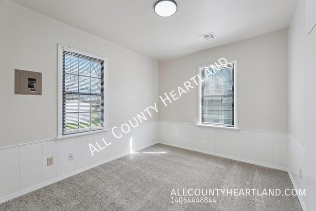 Building Photo - 1800 Ina Mae Ave