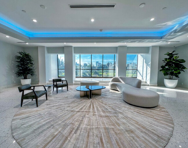 Building Photo - 20335 W Country Club Dr