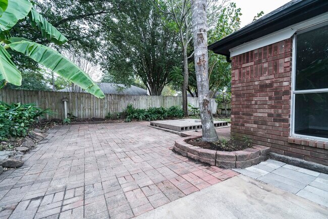Building Photo - 2314 Pebbledowne Cir