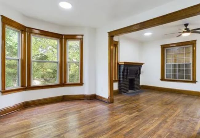 Building Photo - 1106 E 40th St