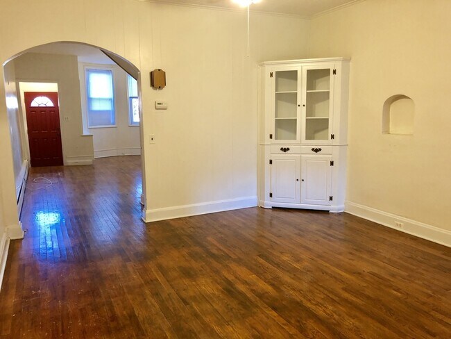 Building Photo - Charming 3 Bedroom Townhome in Hampden - B...
