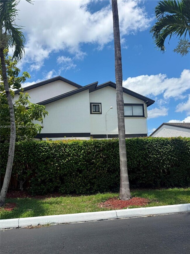 Building Photo - 14795 SW 97th Terrace