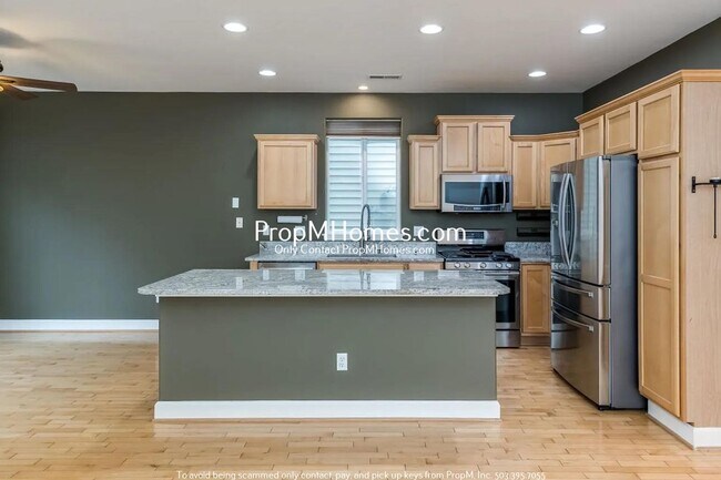 Building Photo - Spacious Three Bedroom Home on Bull Mountain - Gated Street!