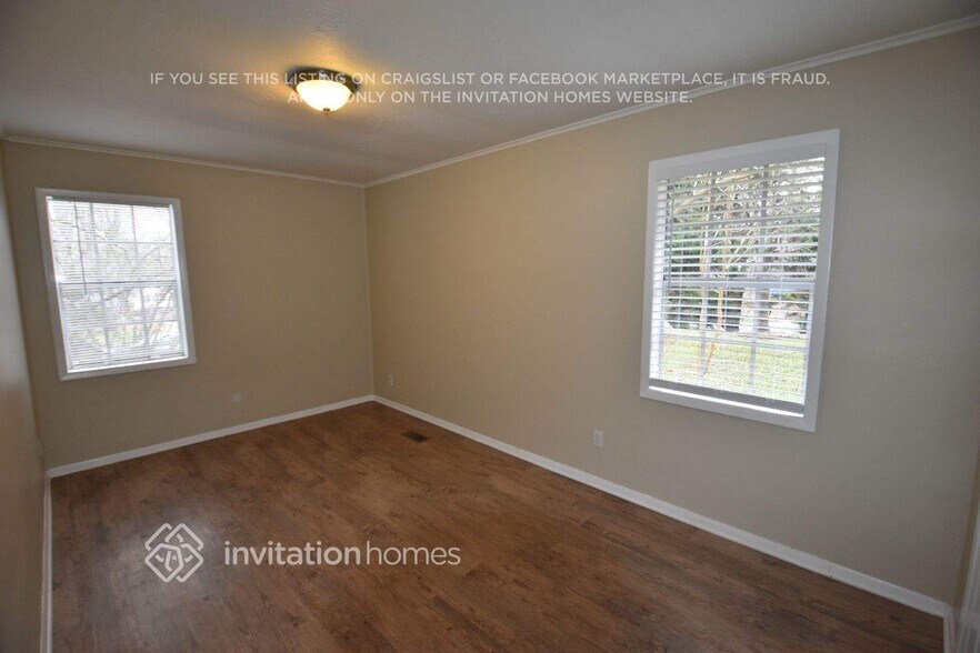 Building Photo - 110 Woodglen Ct