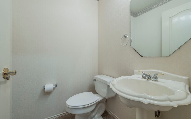 Building Photo - 2811 Hannah Kay Ln