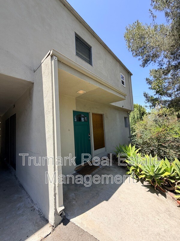 Building Photo - 3941 Clayton Ave W