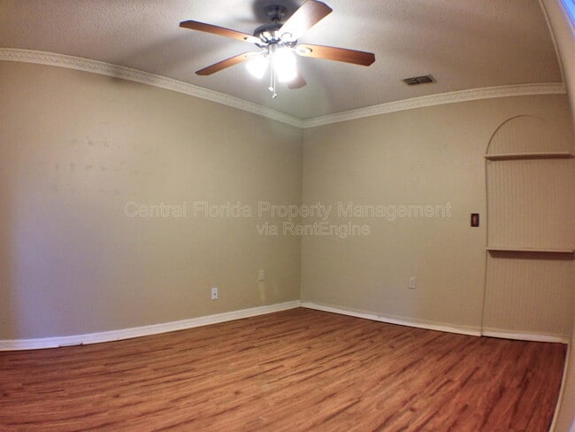 Building Photo - 4437 Stonemeadow Dr