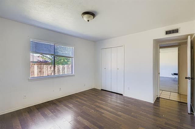 Building Photo - 2406 Norway Dr