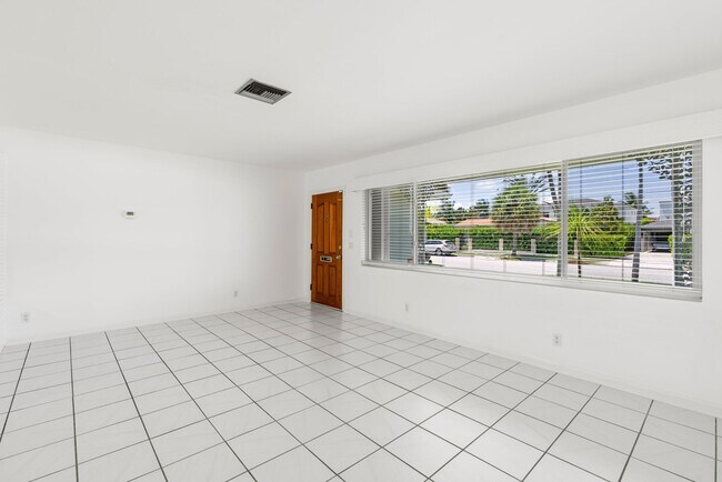 Building Photo - 360 Palmetto St