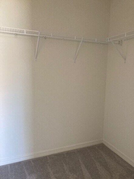 Building Photo - 36 Furness Pl