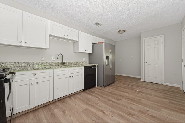 Building Photo - 21146 New Candy Dr