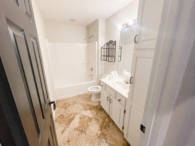 Building Photo - 310 N Cromley Rd