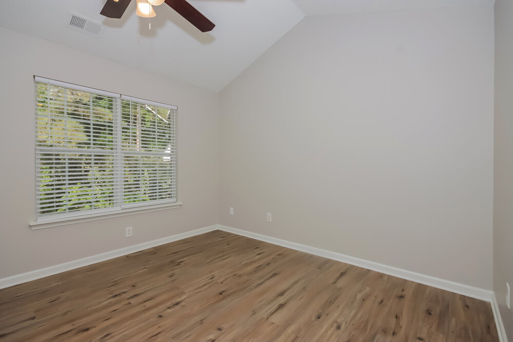 Building Photo - 8042 Christmas Ct