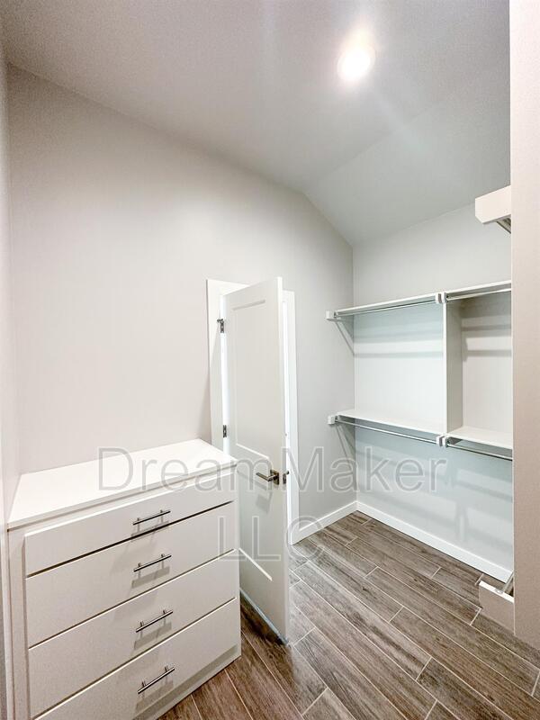Building Photo - 5329 Red Maple Ave