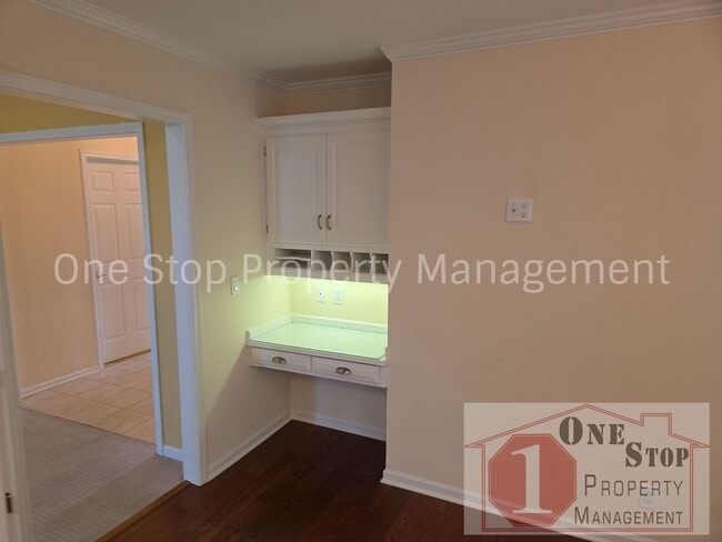 Building Photo - Beautiful 2 bedroom, 3 bathroom Villa in Overland Park!