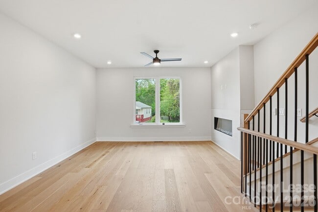 Building Photo - 144 Mattoon St