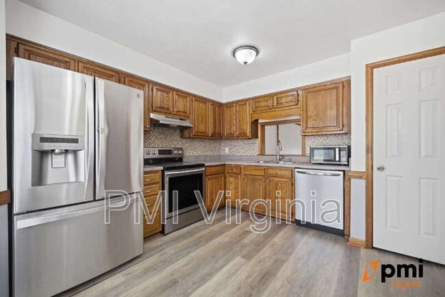 Building Photo - 202 Stonehall Ct