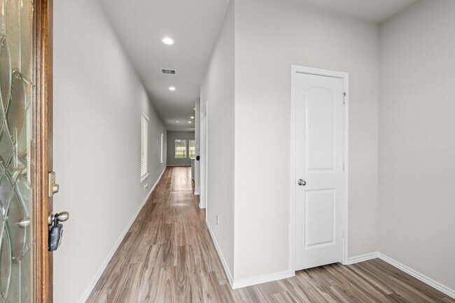 Building Photo - 16868 Pink Wintergreen Dr