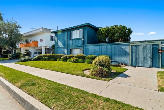 Building Photo - 7733 Laurel Canyon Blvd