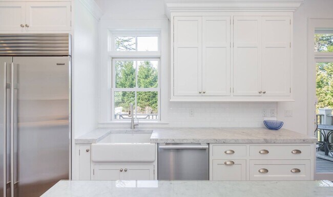 Building Photo - 20 Lighthouse Ln