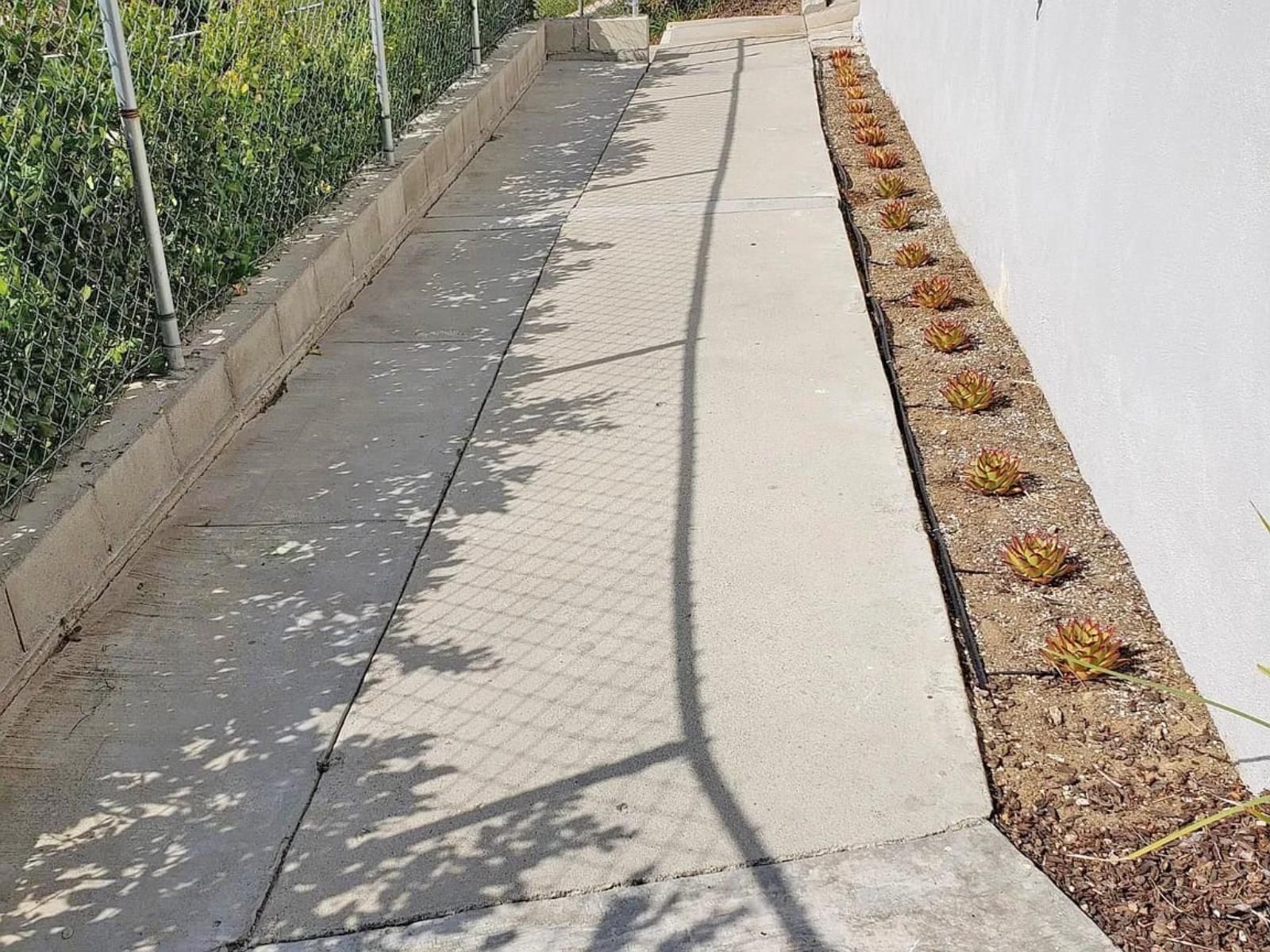 Building Photo - 3422 Glenalbyn Dr