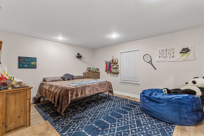 Building Photo - 304 Mariners Wy