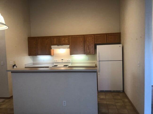 Building Photo - 2-Bedroom Duplex in Prime Corvallis Location!