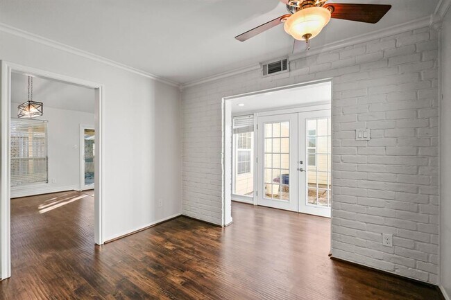 Building Photo - 12848 Westleigh Dr