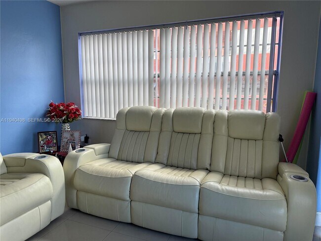 Building Photo - 495 NW 72nd Ave