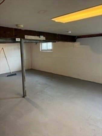 Building Photo - 23 Keyes St
